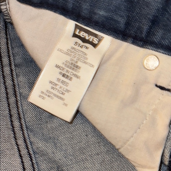 Levi's| ‘514 Straight’ Jeans - Picture 9 of 11